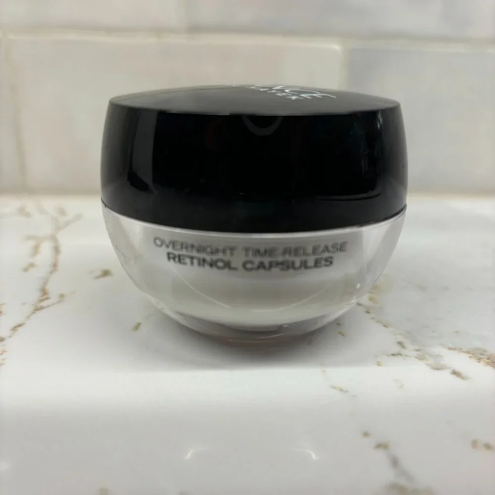 Nuance Salma Hayek Overnight Time-Release Retinol Capsules 28-Count NEW IN JAR